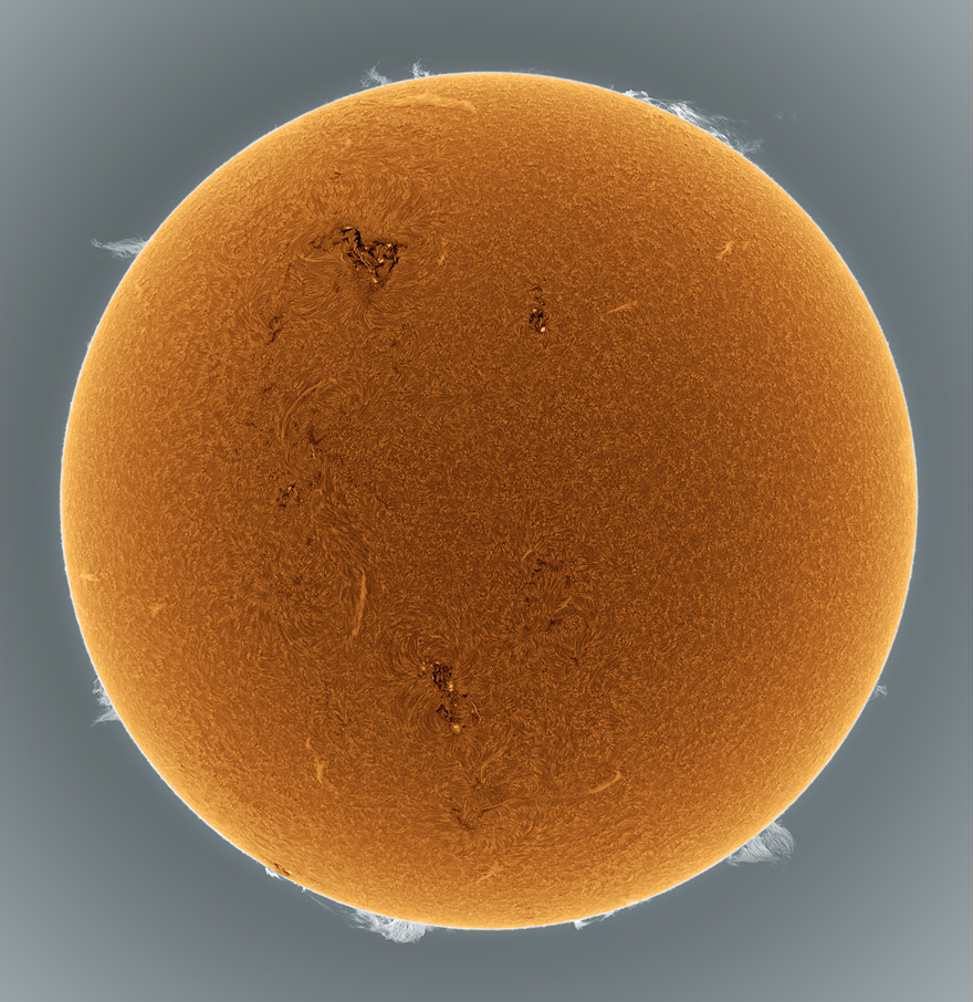 Man-Takes-Mind-Boggling-Hi-Res-Photographs-of-the-Sun-from-his-Backyard_04-@-GenCept